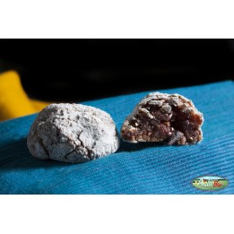 Scatolina elegante con pasta di mandorla all'arancia confezionata singolarmente
