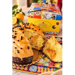 Panettone artigianale dal soffice impasto, farcito con crema all’arancia